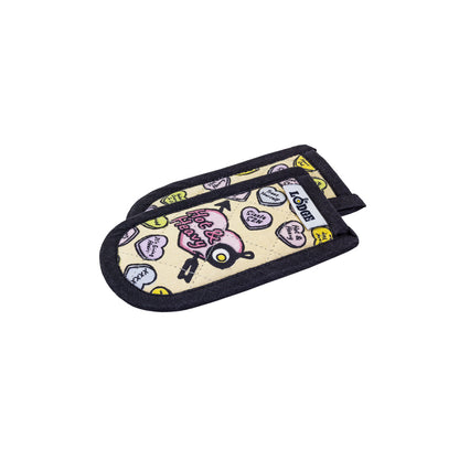Set of 2 fabric hot handle holders with a black outline and conversation hearts pattern.