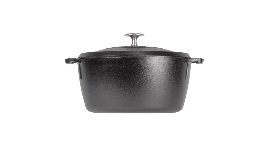 Side profile of dutch oven.