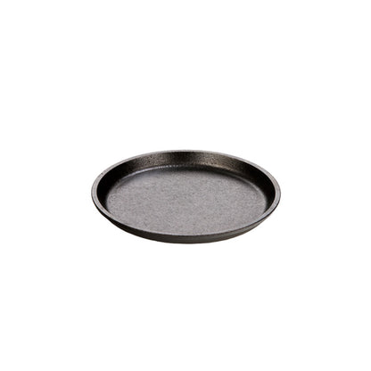 Round griddle shaped similar to a plate with tall edges.